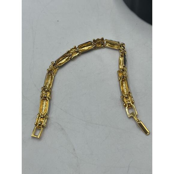 Joan Rivers Signed Vintage Gold Tone and Green Enamel Bracelet Snap Closure - Picture 10 of 10